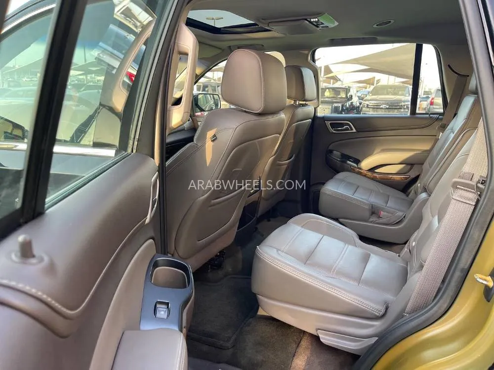 GMC Yukon 2015 for Sale in Sharjah Image-7