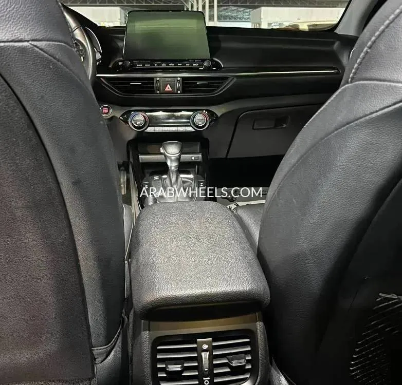 Kia Forte 2019 for Sale in Ajman Image-8