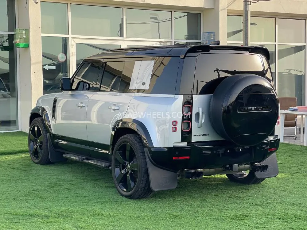 Land Rover Defender 2022 for Sale in Sharjah Image-14