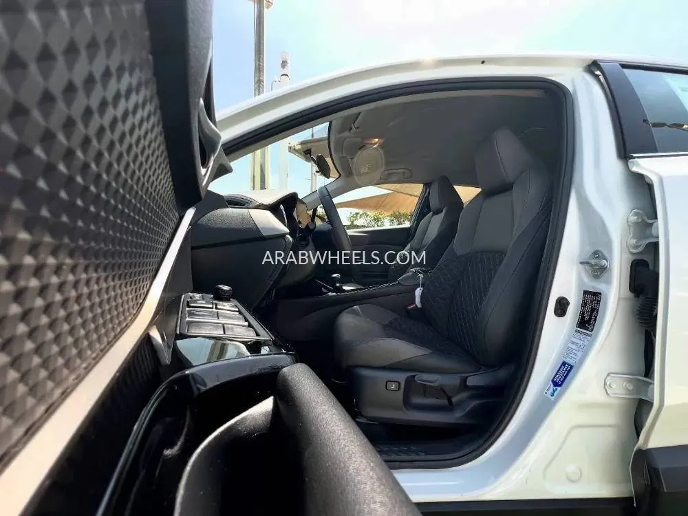 Toyota C-HR 2022 for Sale in Sharjah Image-4