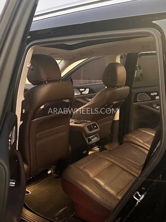 مرسيدس بنز GLS 2022 for Sale in دبي Image-4