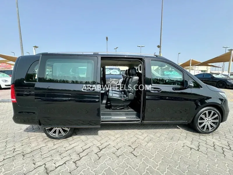 Mercedes Benz V Class 2022 for Sale in Sharjah Image-3