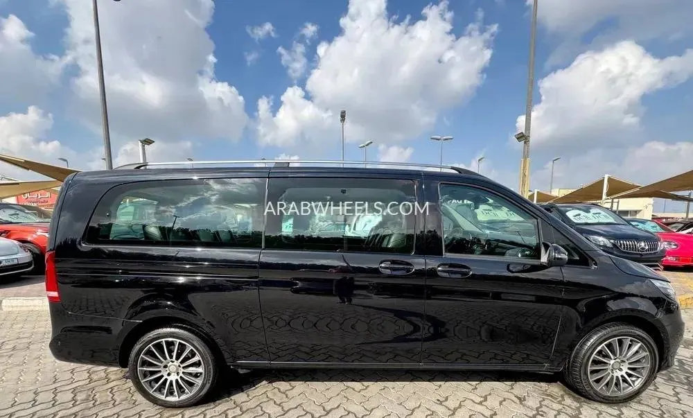 Mercedes Benz V Class 2023 for Sale in Sharjah Image-5