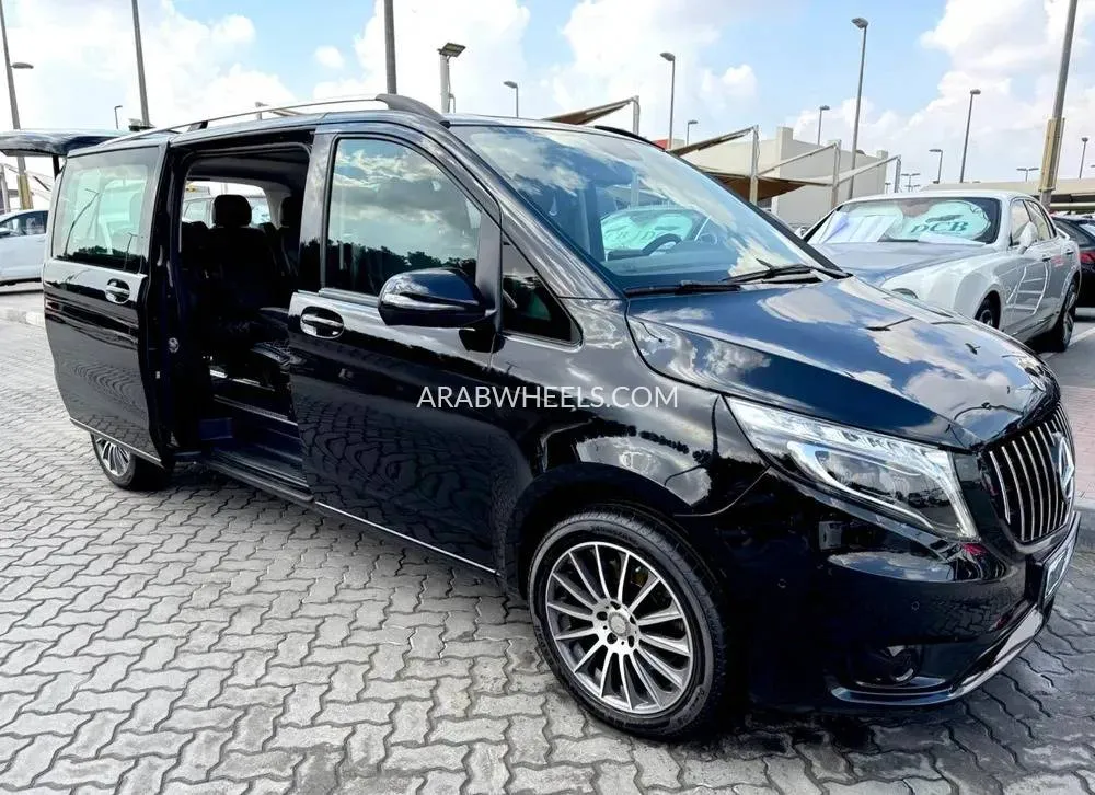 Mercedes Benz V Class 2023 for Sale in Sharjah Image-10