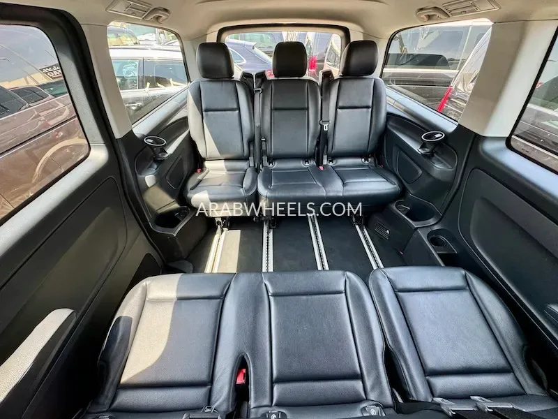 مرسيدس بنز فيتو 2021 for Sale in الشارقة Image-8