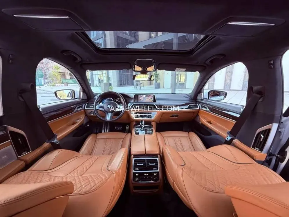 بي إم دبليو الفئة السابعة 2019 for Sale in عجمان Image-13