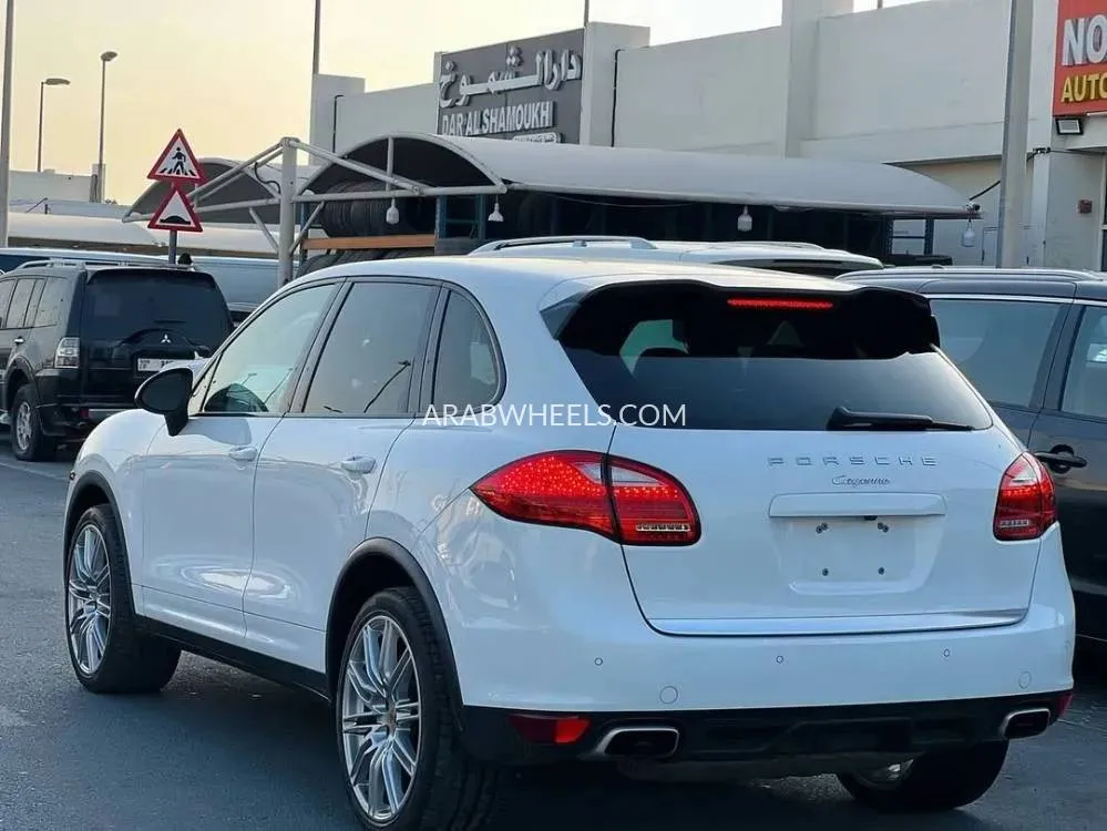 Porsche Cayman 2013 for Sale in Sharjah Image-9