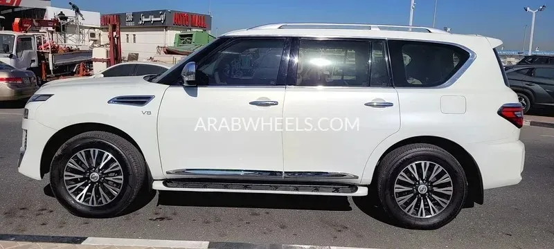 نيسان باترول 2013 for Sale in دبي Image-4