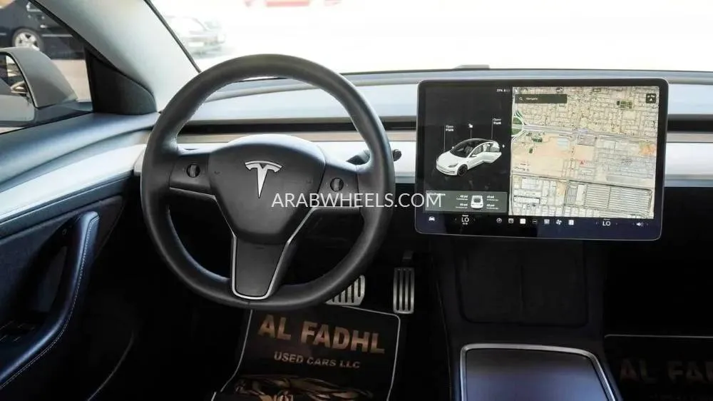 Tesla Model 3 2021 for Sale in Sharjah Image-8