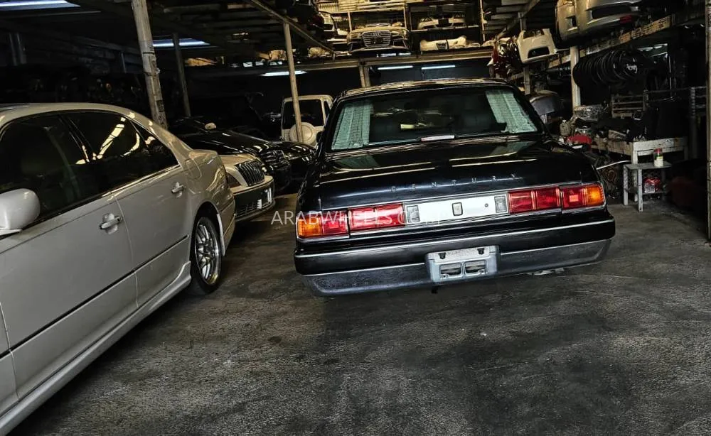 Toyota Century 1993 for Sale in Ajman Image-3