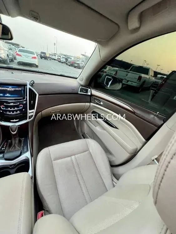 Cadillac SRX 2016 for Sale in Sharjah Image-9