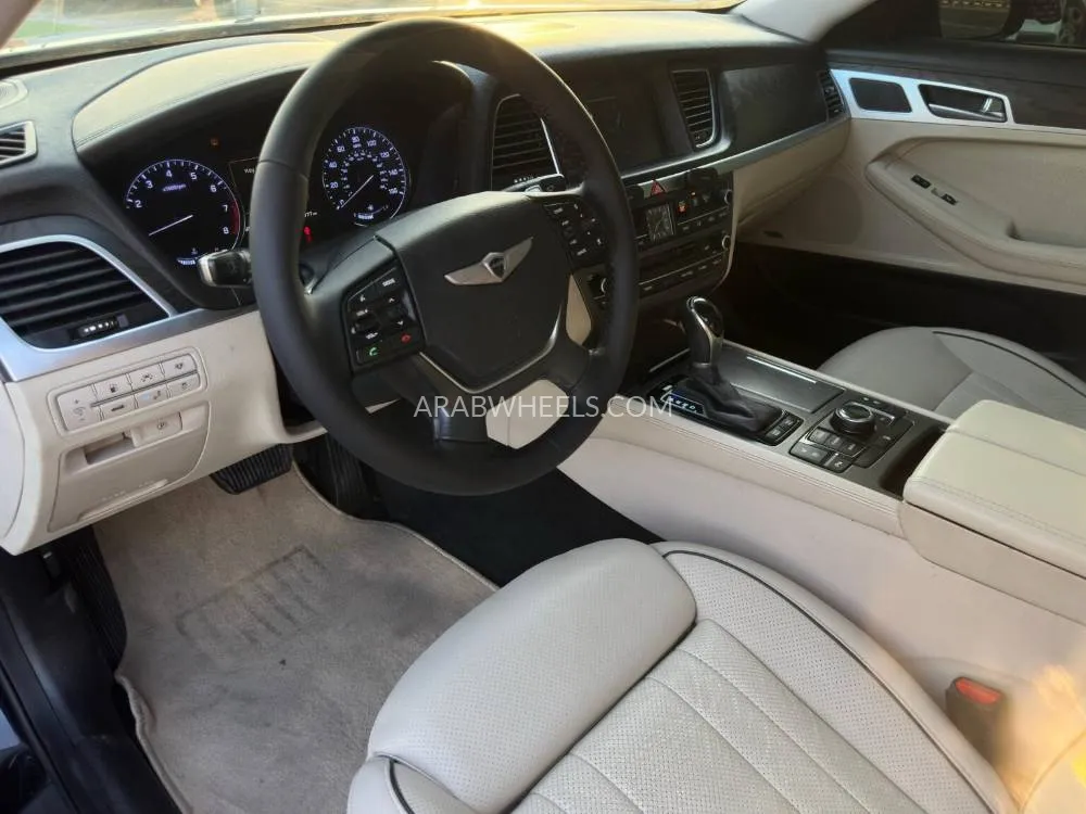Genesis G80 2015 for Sale in Ajman Image-9