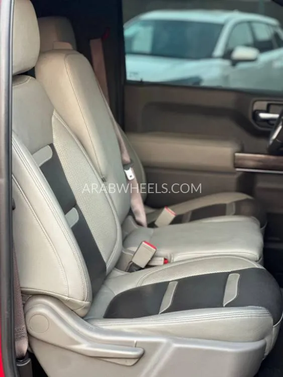 GMC Sierra 2021 for Sale in Ajman Image-8