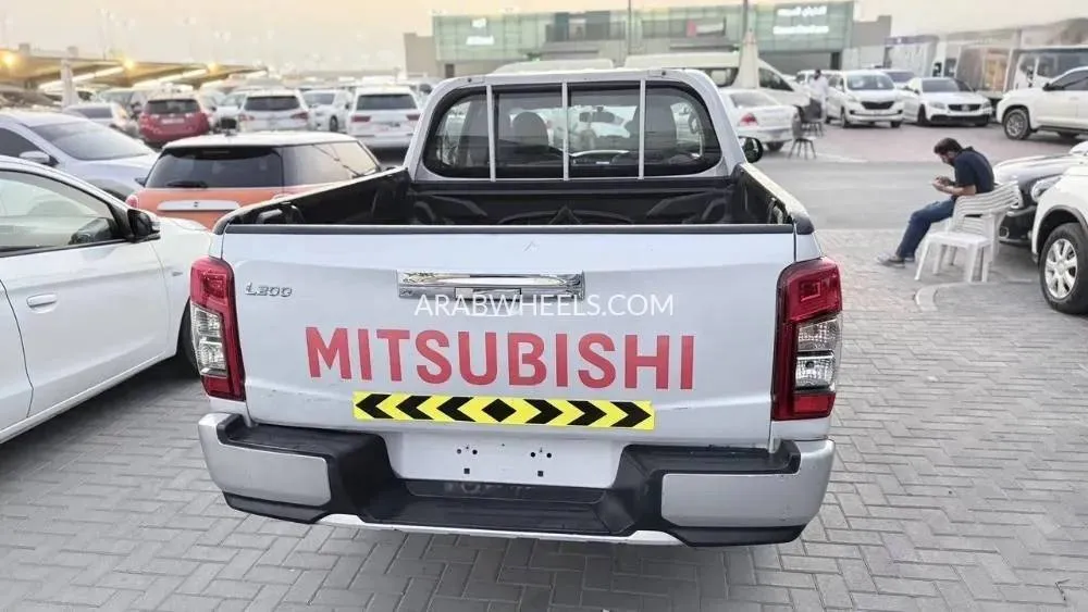 Mitsubishi L200 2019 for Sale in Sharjah Image-7