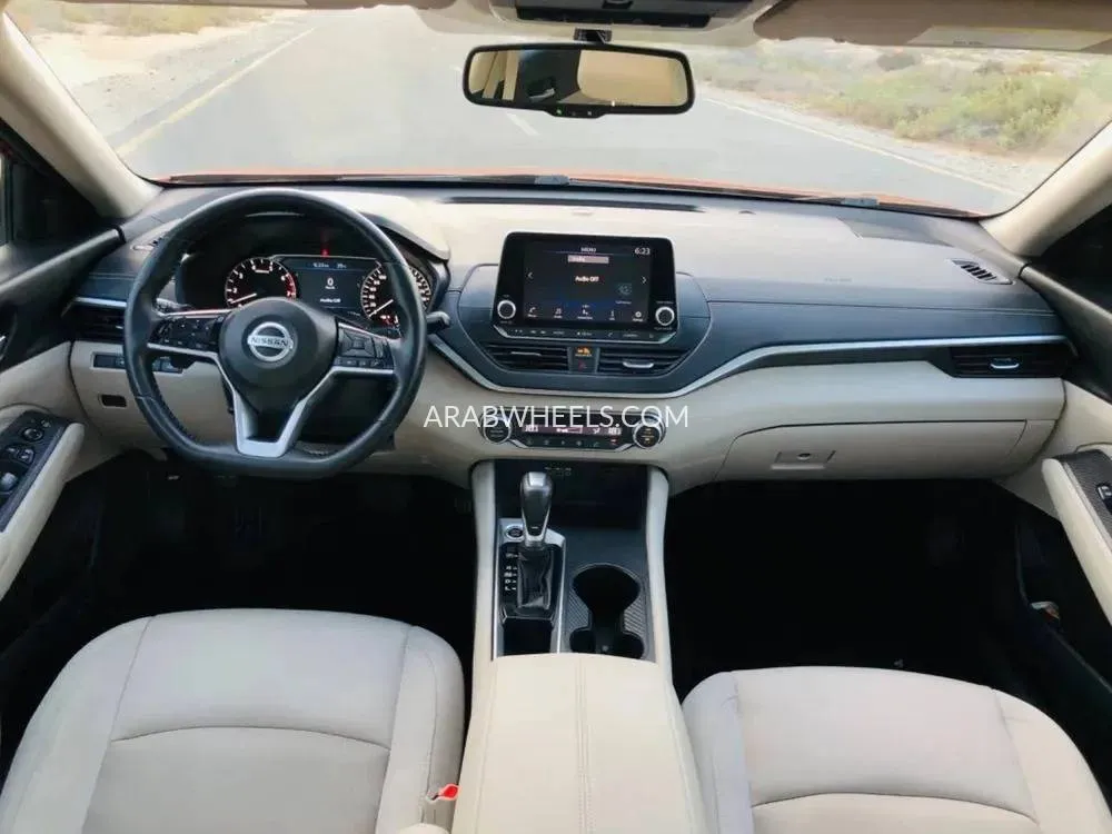 Nissan Altima 2019 for Sale in Sharjah Image-7
