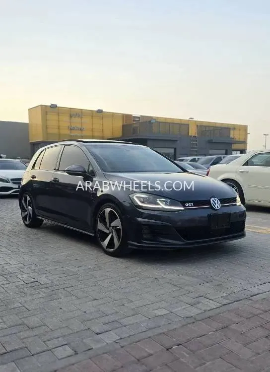 Volkswagen Golf GTI 2018 for Sale in Sharjah Image-1