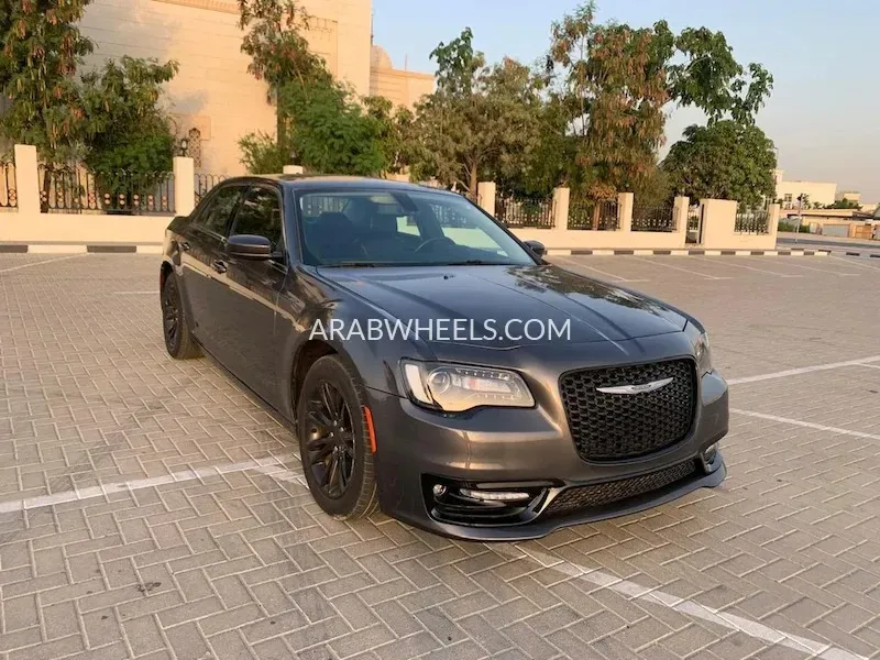 كرايسلر 300 2018 for Sale in دبي Image-3