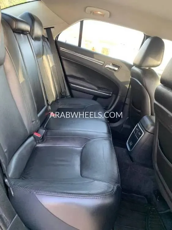 كرايسلر 300 2018 for Sale in دبي Image-17