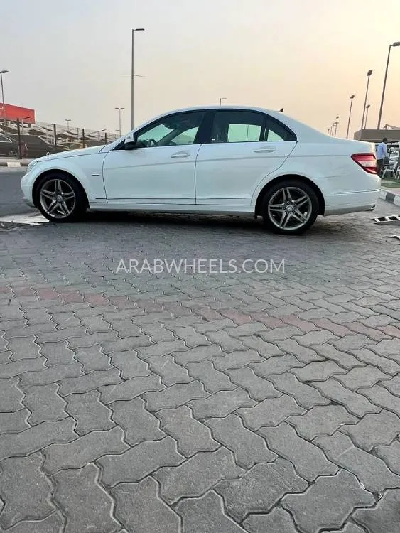 Mercedes Benz C Class 2008 for Sale in Sharjah Image-8