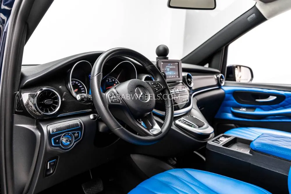 Mercedes Benz V Class 2022 for Sale in Dubai Image-13