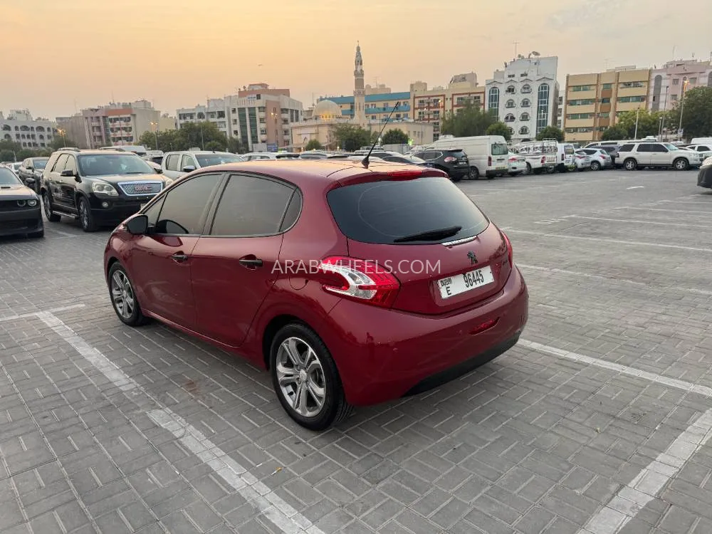 بيجو 208 2013 for Sale in دبي Image-17