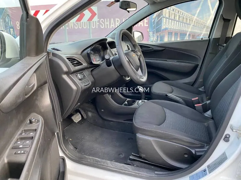 Chevrolet Spark 2020 for Sale in Sharjah Image-4