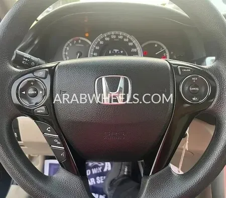 Honda Accord 2017 for Sale in Dubai Image-8