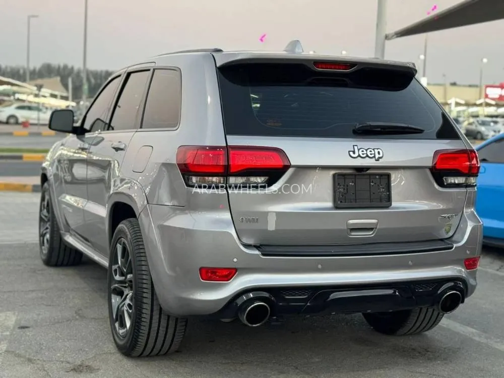 Jeep Grand Cherokee 2016 for Sale in Sharjah Image-13