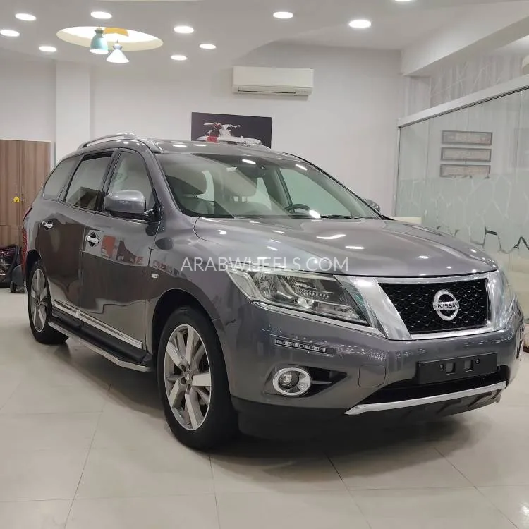 Nissan Pathfinder 2017 for Sale in Sharjah Image-1