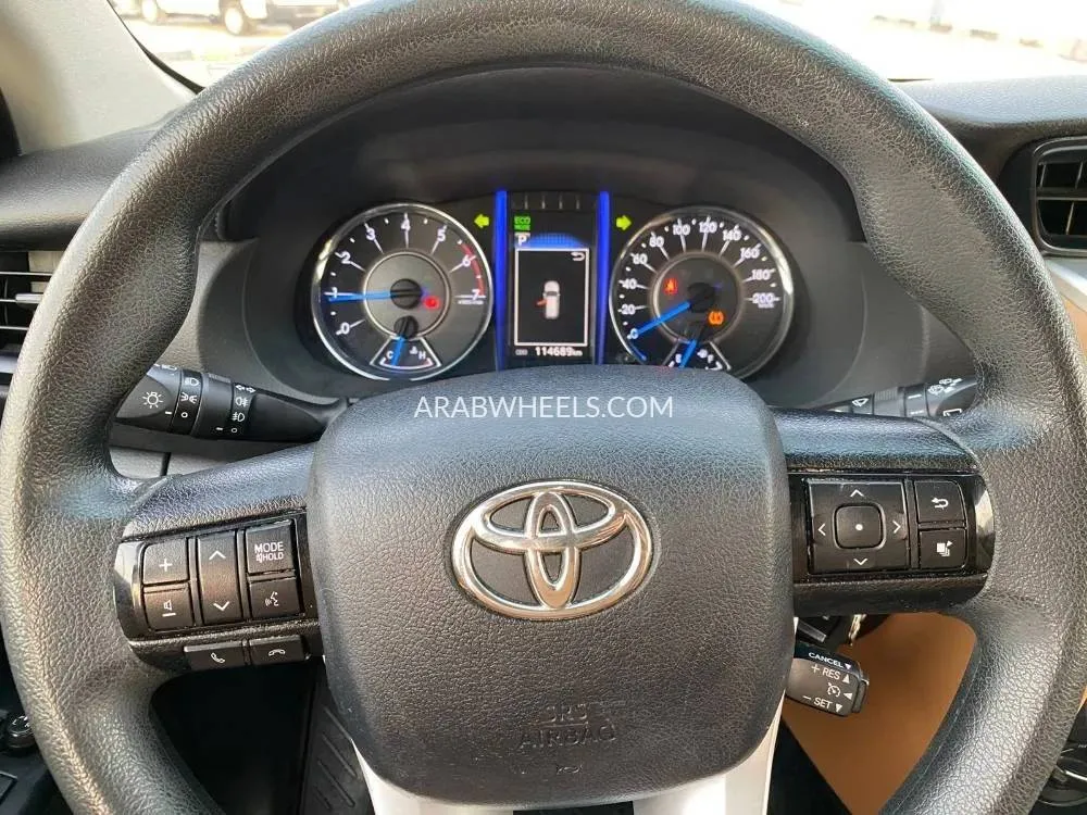 Toyota Fortuner 2020 for Sale in Sharjah Image-6