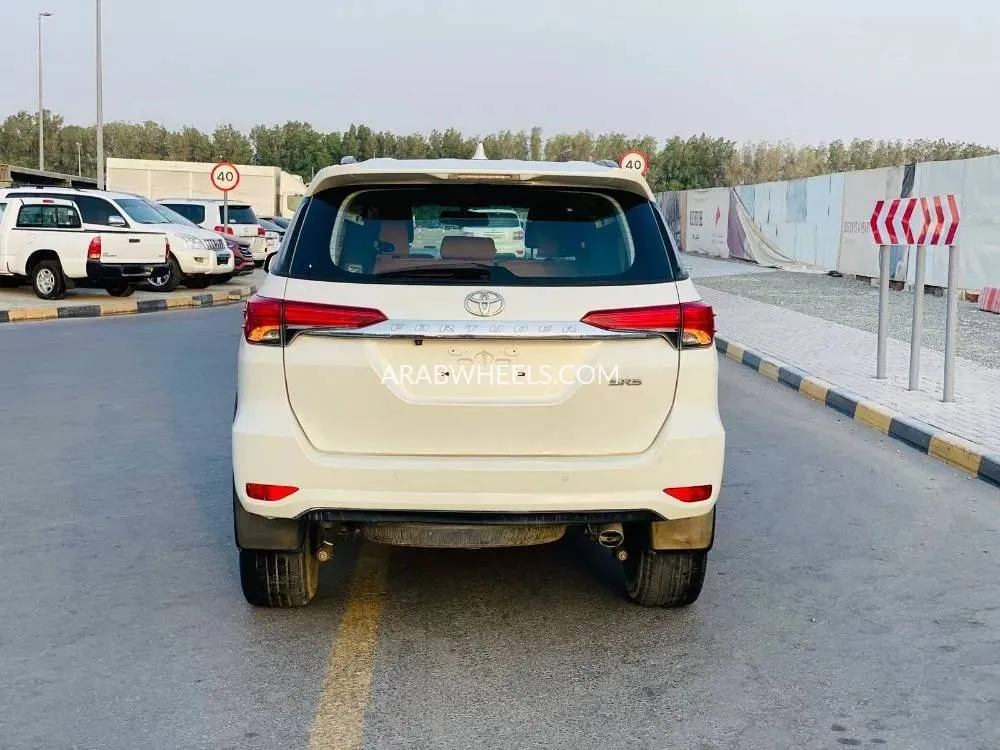 Toyota Fortuner 2020 for Sale in Sharjah Image-10