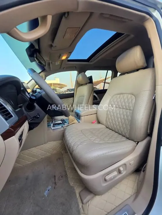 Toyota Land Cruiser 2015 for Sale in Dubai Image-4