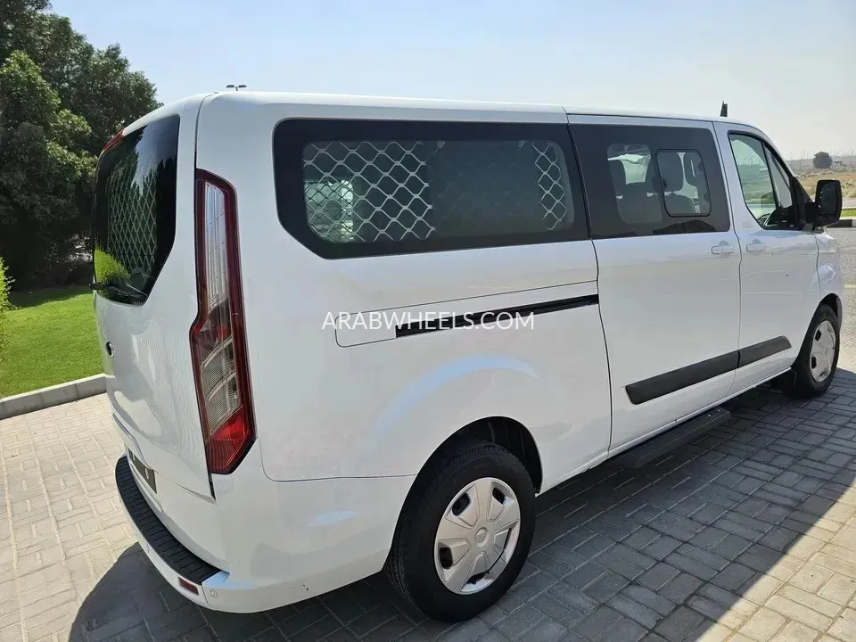 Ford Transit 2019 for Sale in Sharjah Image-6