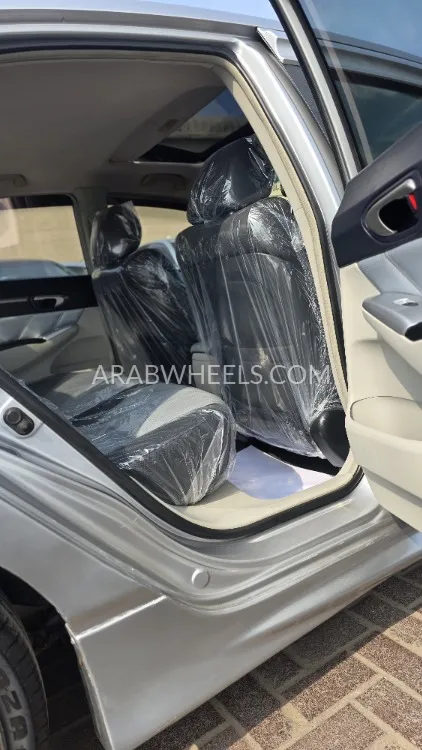 Honda Civic 2006 for Sale in Sharjah Image-10