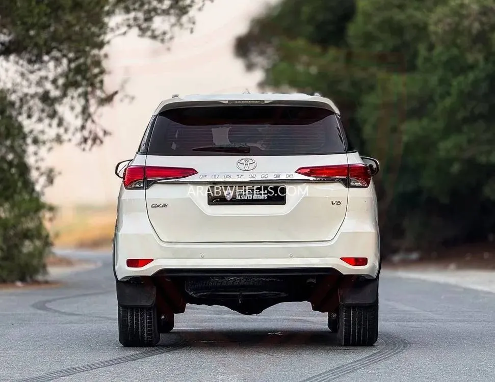 Toyota Fortuner 2019 for Sale in Sharjah Image-5