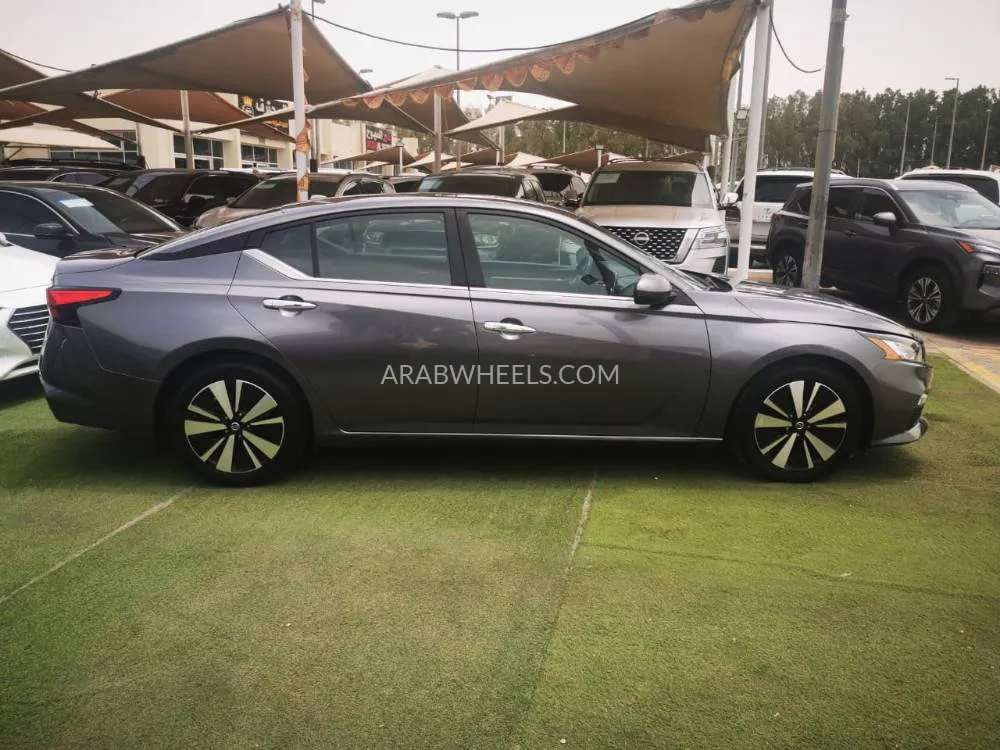 Nissan Altima 2022 for Sale in Dubai Image-6