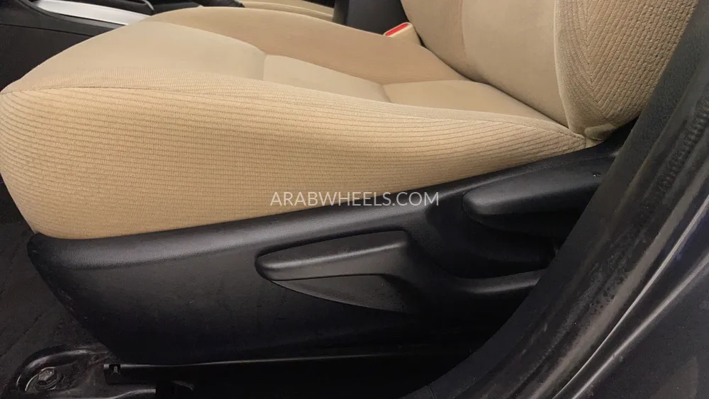 تويوتا كورولا 2019 for Sale in دبي Image-19