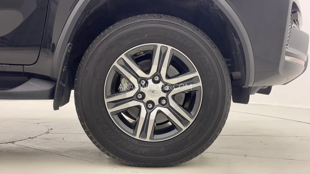 Toyota Fortuner 2025 for Sale in Dubai Image-10