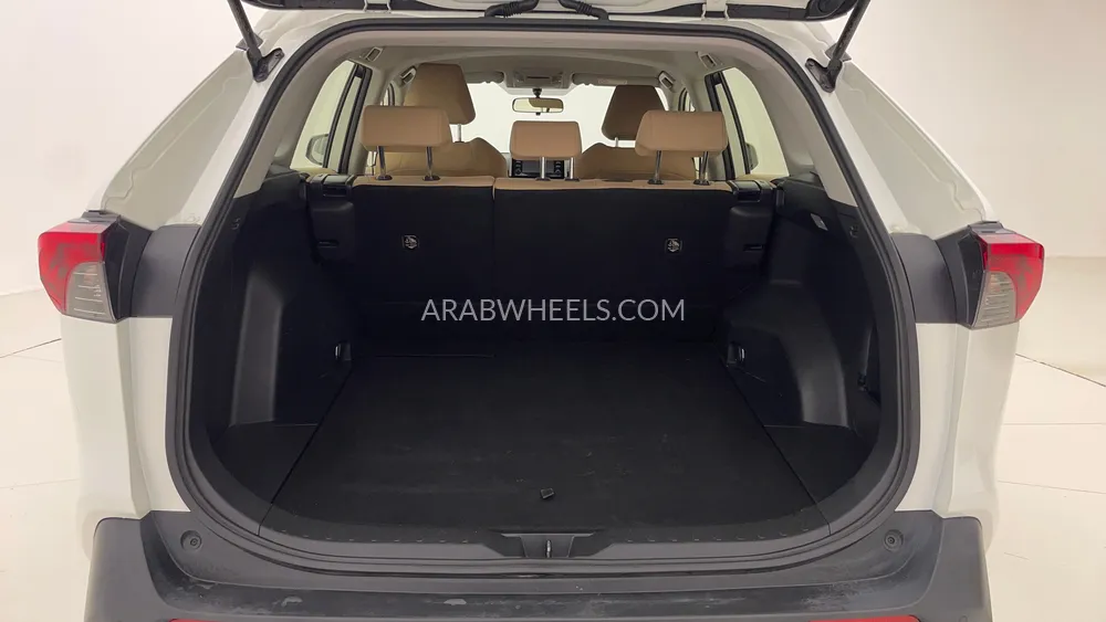 Toyota Rav4 2021 for Sale in Dubai Image-25