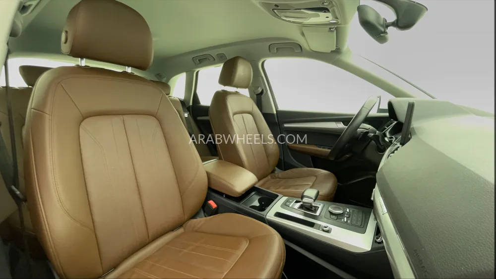 Audi Q5 2019 for Sale in Dubai Image-24