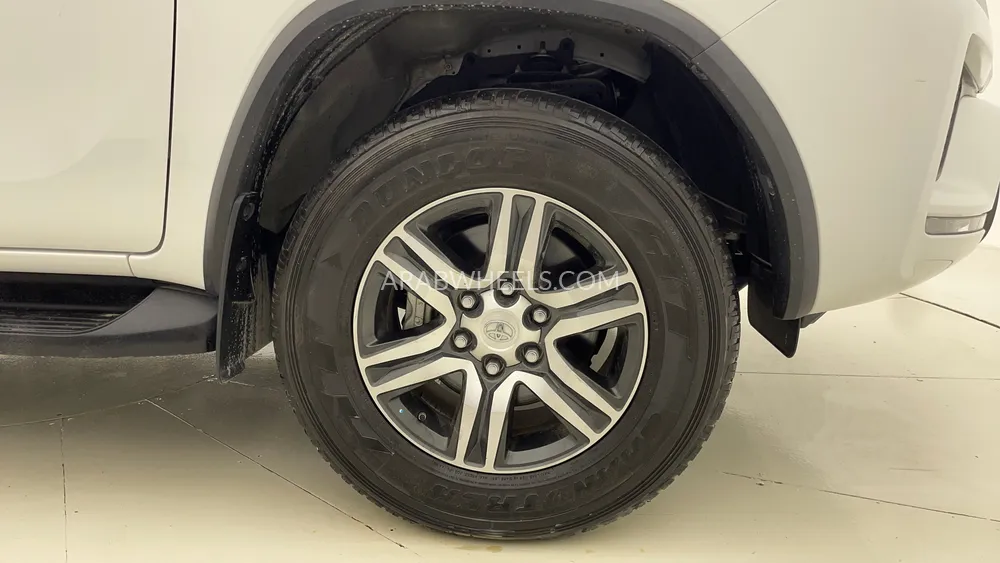 Toyota Fortuner 2024 for Sale in Dubai Image-10