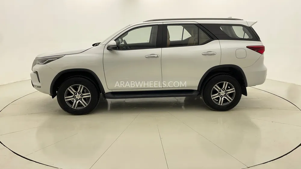 Toyota Fortuner 2024 for Sale in Dubai Image-6