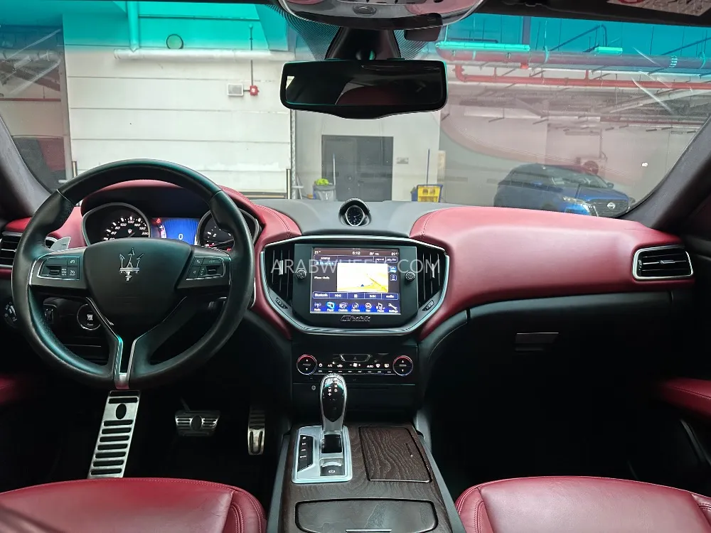 مازيراتي جيبلي 2015 for Sale in دبي Image-10