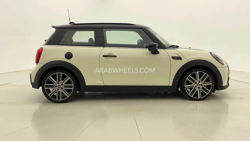 Mini Cooper 2023 for Sale in Dubai Image-2