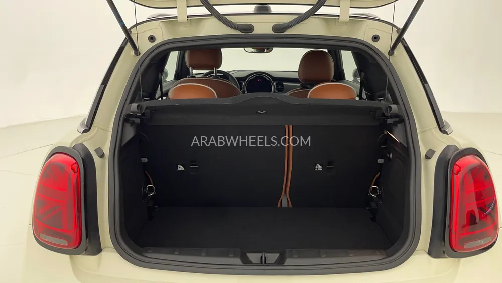 Mini Cooper 2023 for Sale in Dubai Image-27