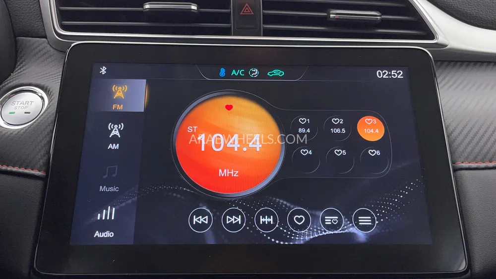 MG ZS 2023 for Sale in Dubai Image-32