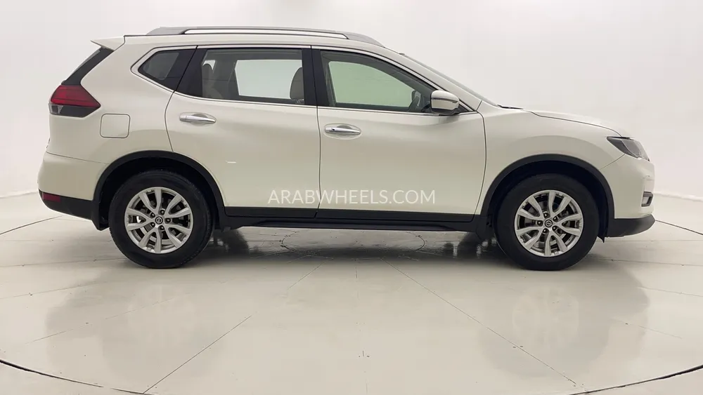 Nissan X-Trail 2021 for Sale in Dubai Image-2