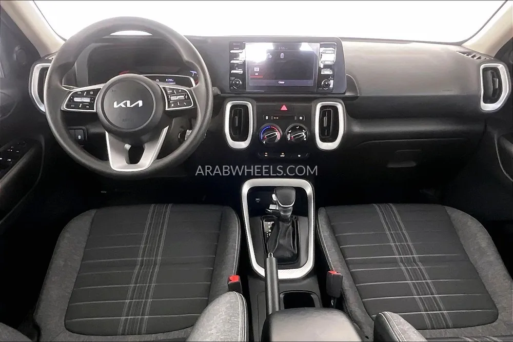 Kia Sonet 2024 for Sale in Sharjah Image-11