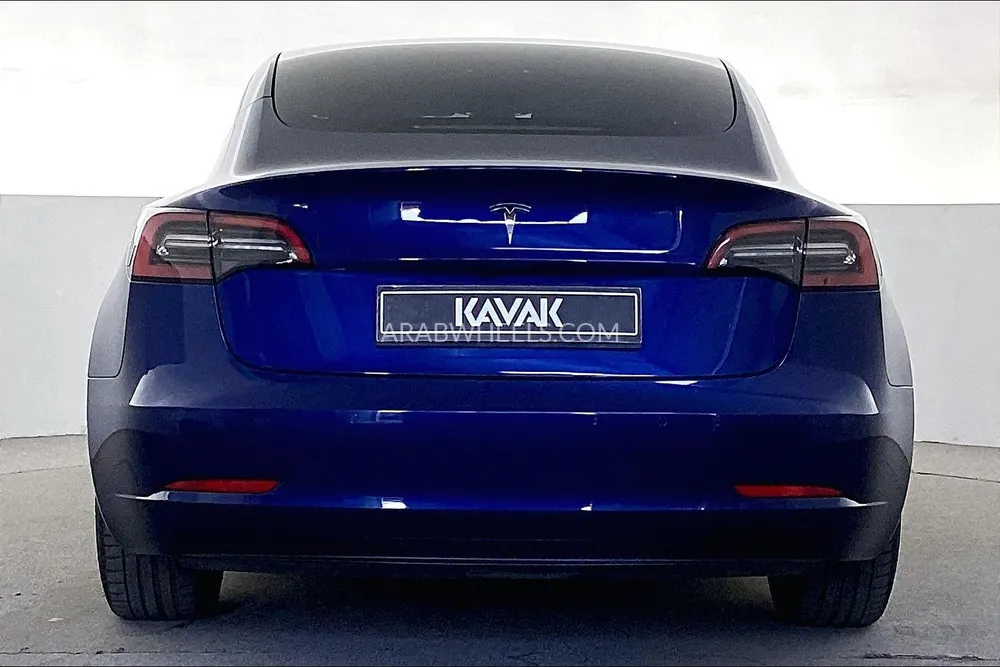 Tesla Model 3 2023 for Sale in Sharjah Image-5