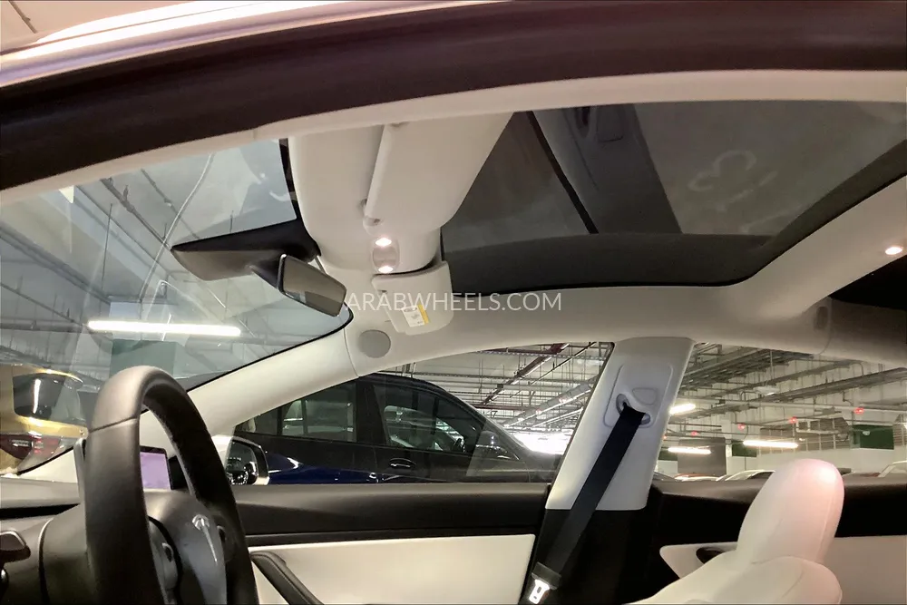 Tesla Model 3 2020 for Sale in Sharjah Image-17